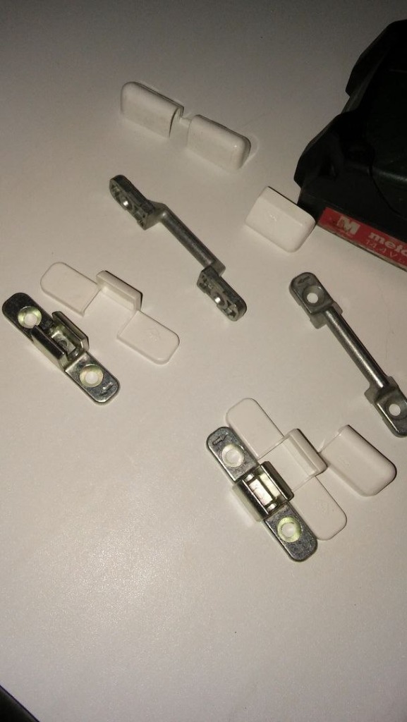 Элементы фурнитуры для ремонта окон